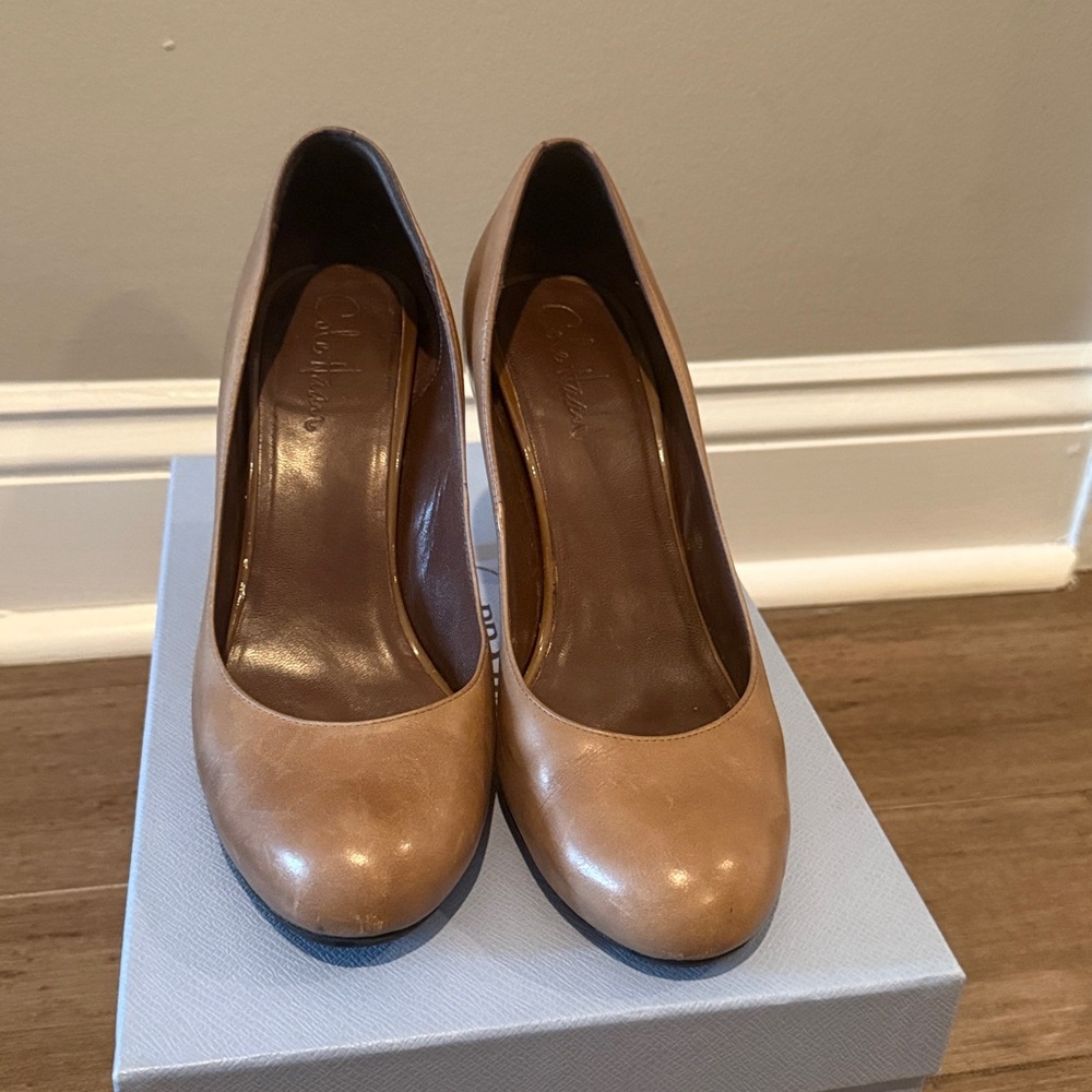 Classic Cole Haan Tan Pumps